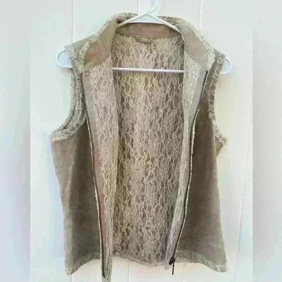 Coldwater Creek suede vest with lace terrier size small - Picture 3 of 4